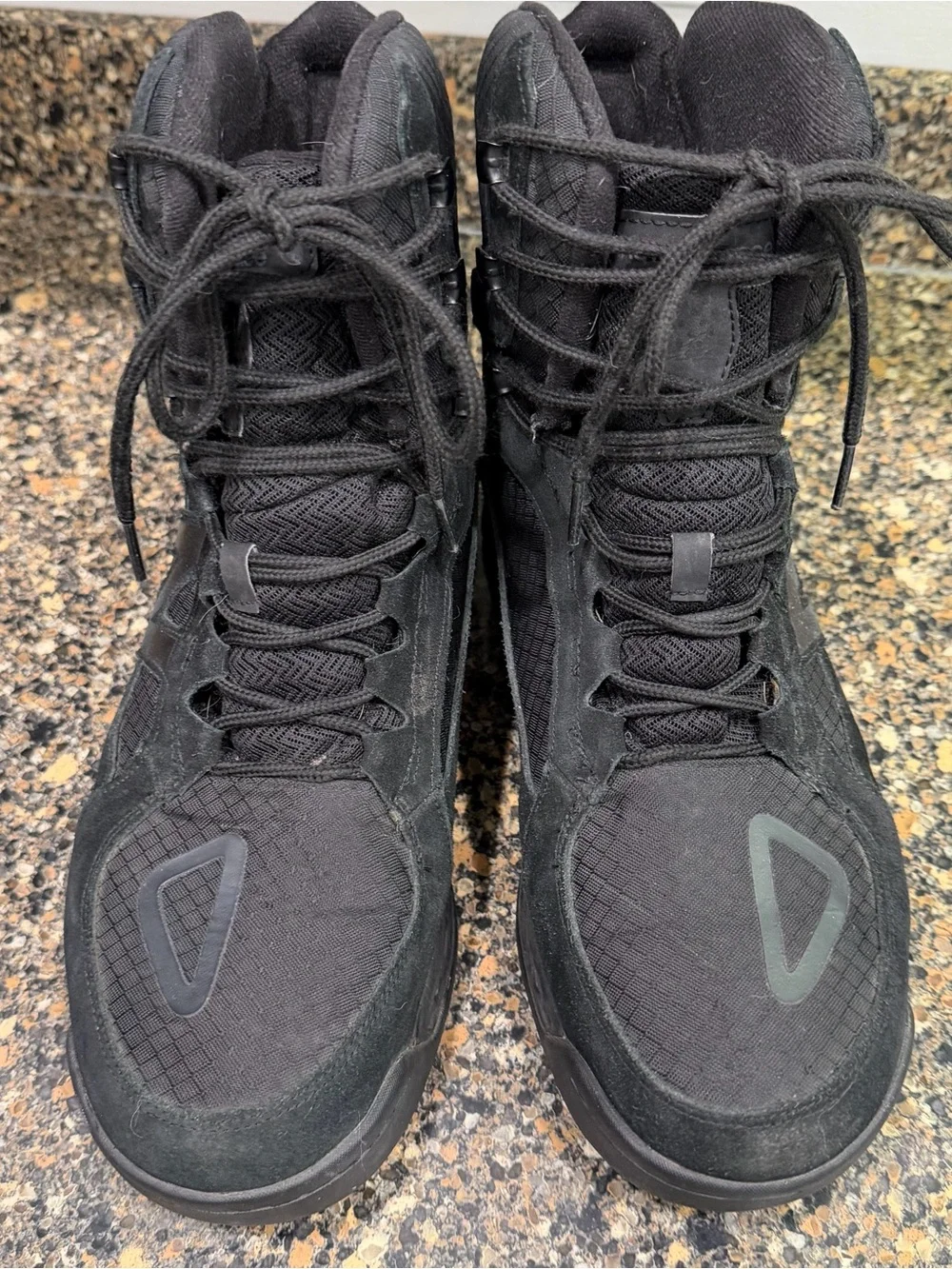 New Balance Men’s Black High-Top Athletic Boots fresh foam 1000 size 12